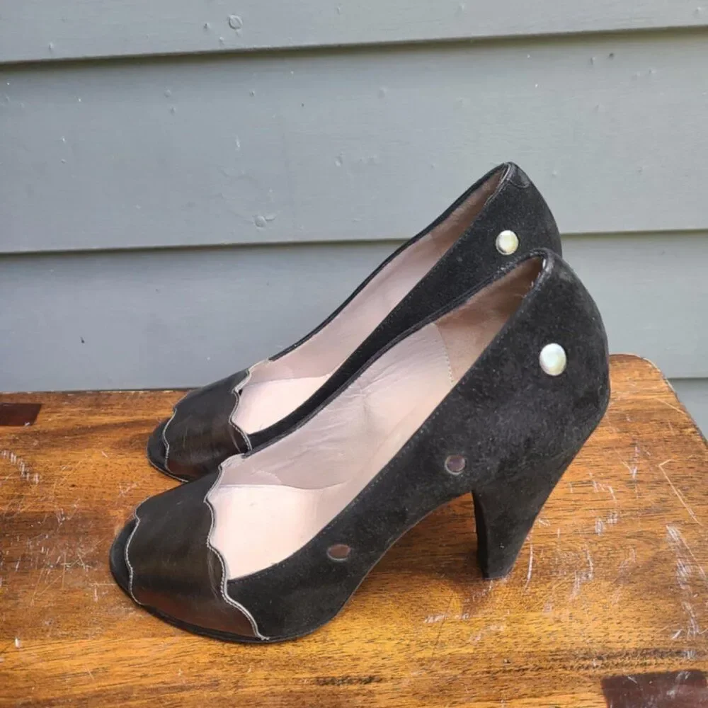 Marc by Marc Jacobs Black Dot Suede Heels size 37
